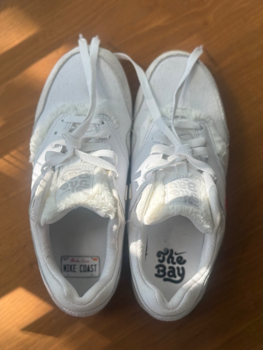 Nike Air Max 1 The Bay Feather Swoosh White Sneakers 6.5Y / Womens 8